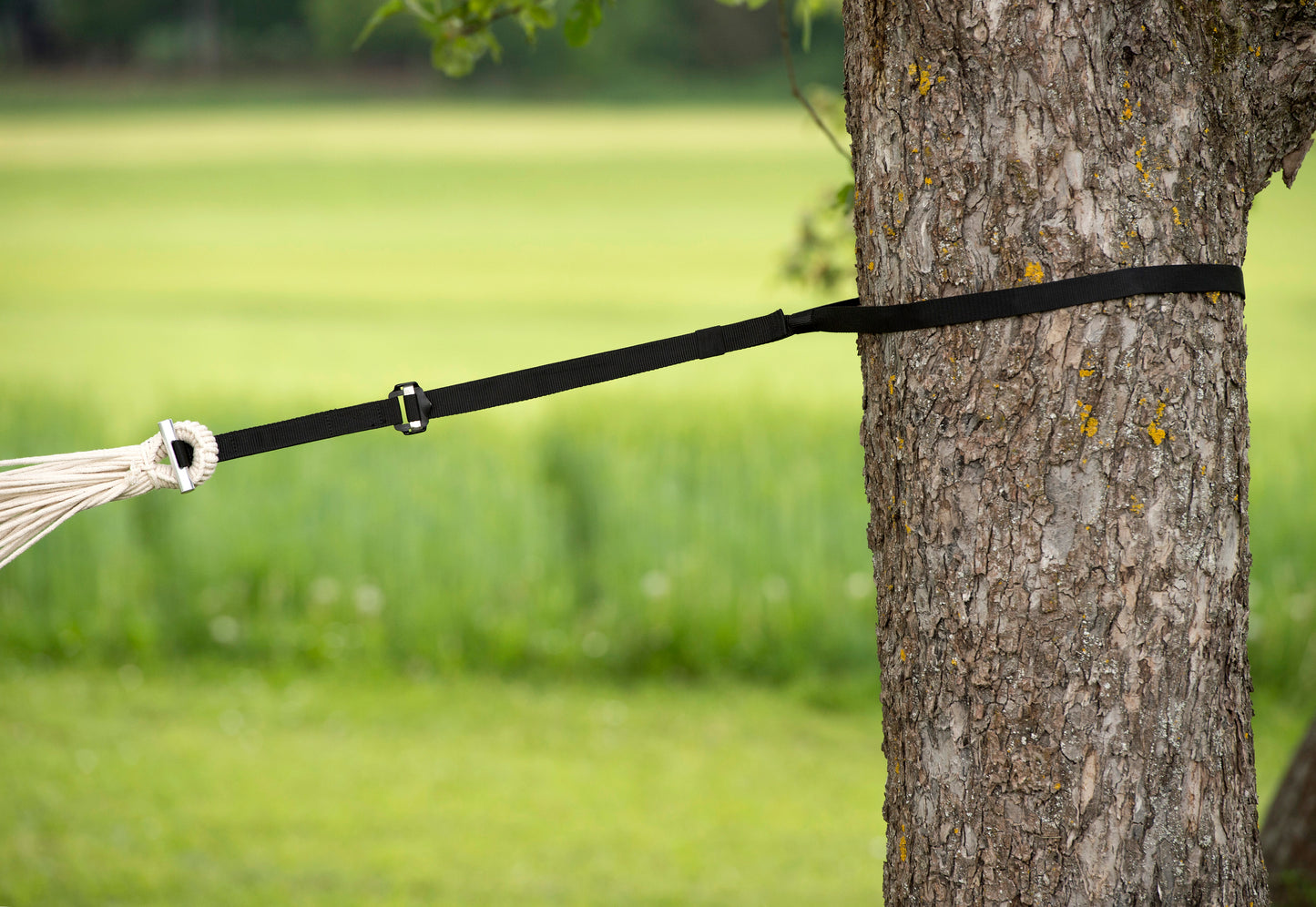 Stabhängematte 200 x 140 cm gepolstert Schwarz mit Befestigungsgurten 160 Kg Hängematte Hammock Mehrpersonen